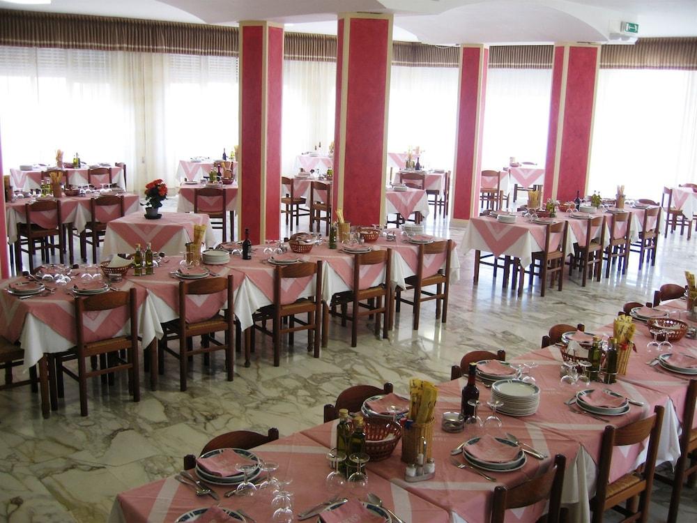 Hotel Reali Chianciano Terme Exterior foto